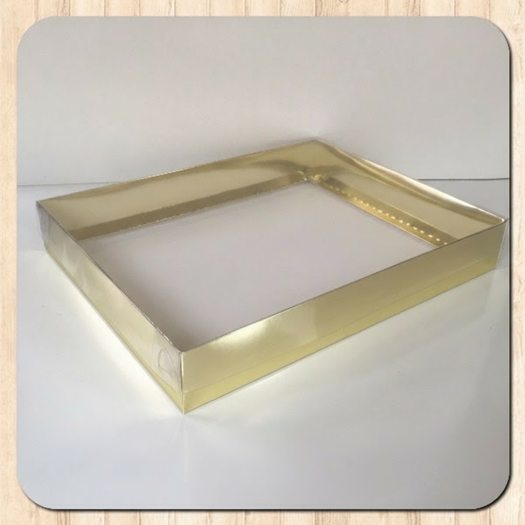 Gold 26 x 33 x 5 cm cardboard gift box with clear acetate lid — product photo